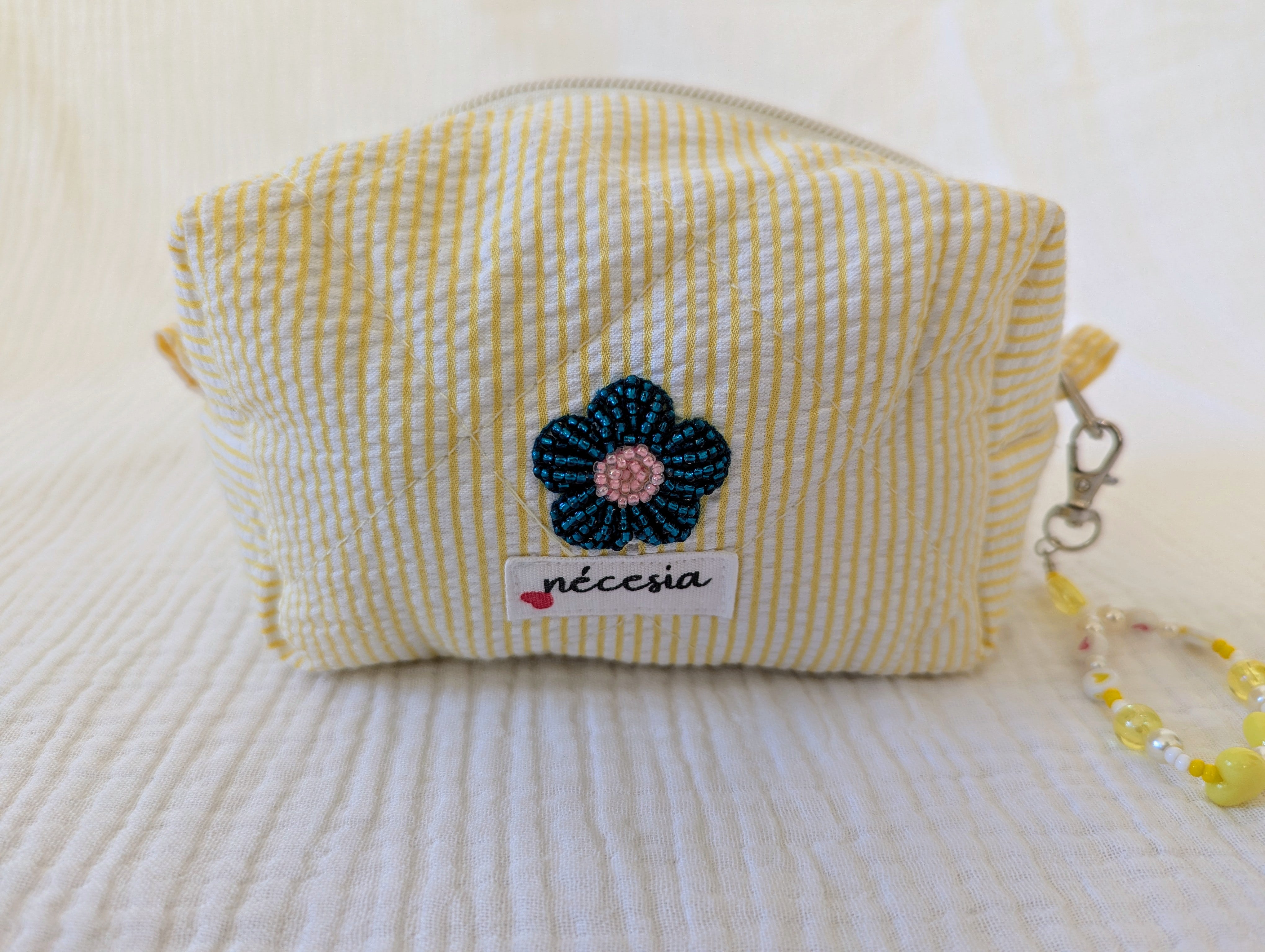 Bloomette Handbestickte Kosmetiktasche