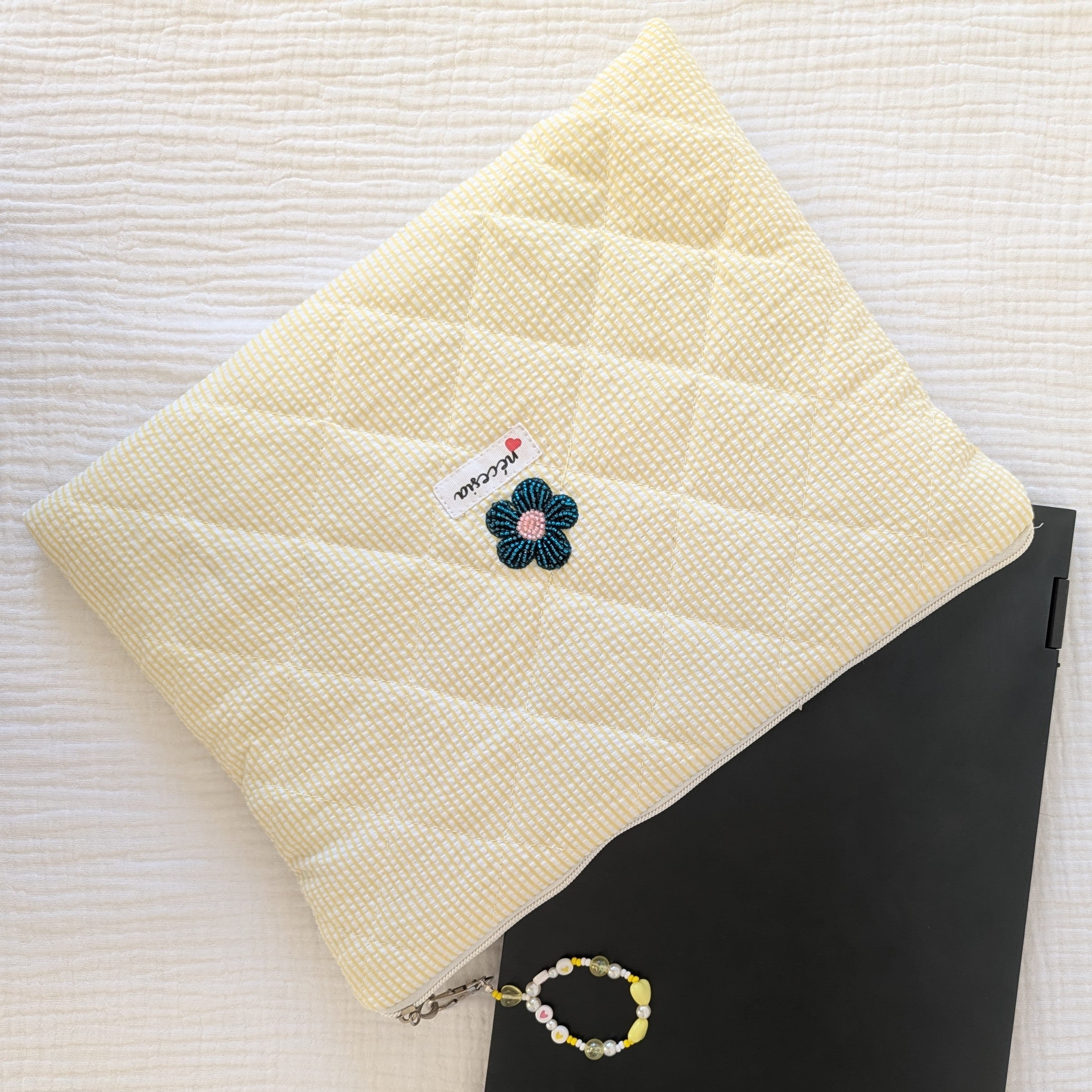 Bloomette Handbestickte Laptop-Hülle 13“