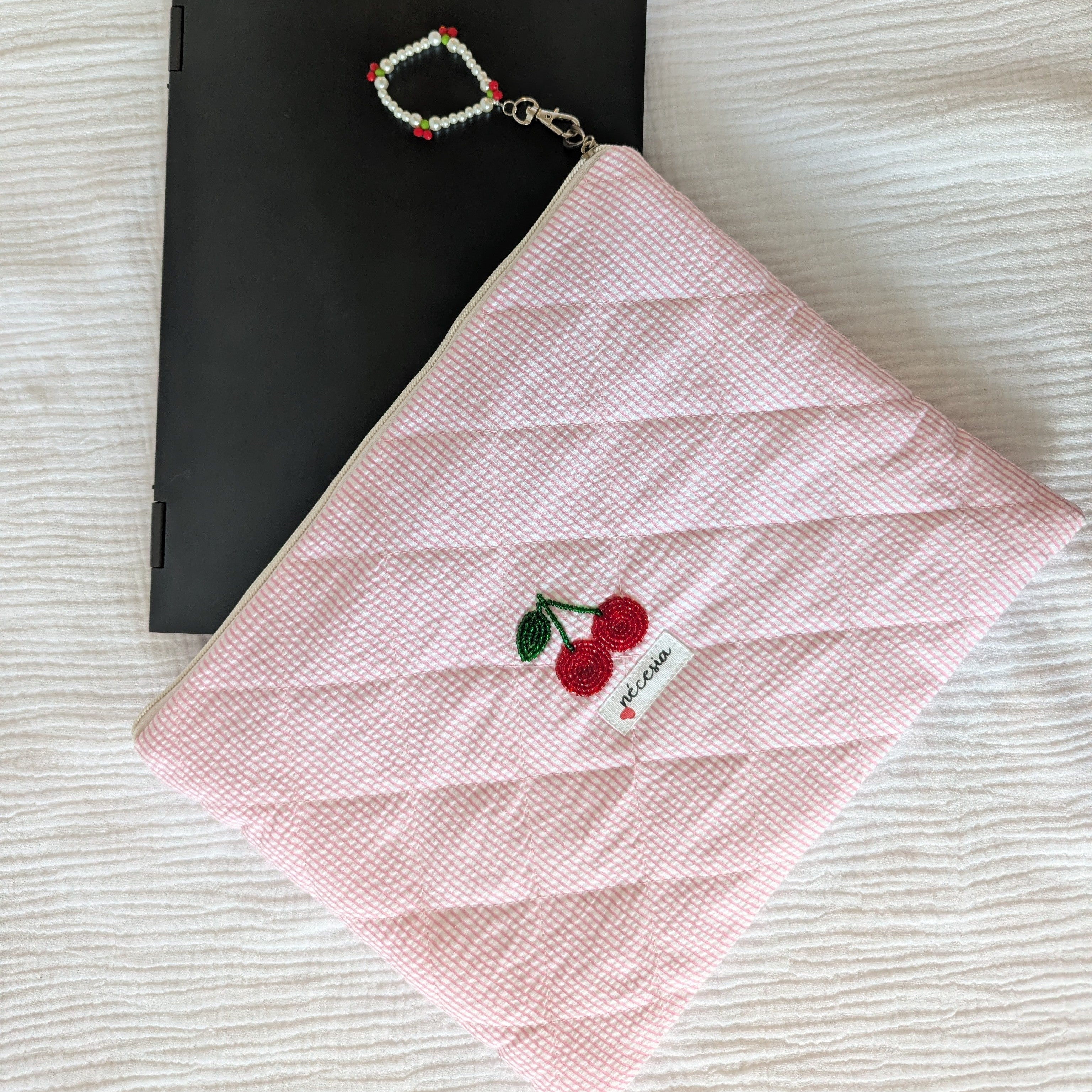 Sakura Handbestickte Laptop-Hülle 13"