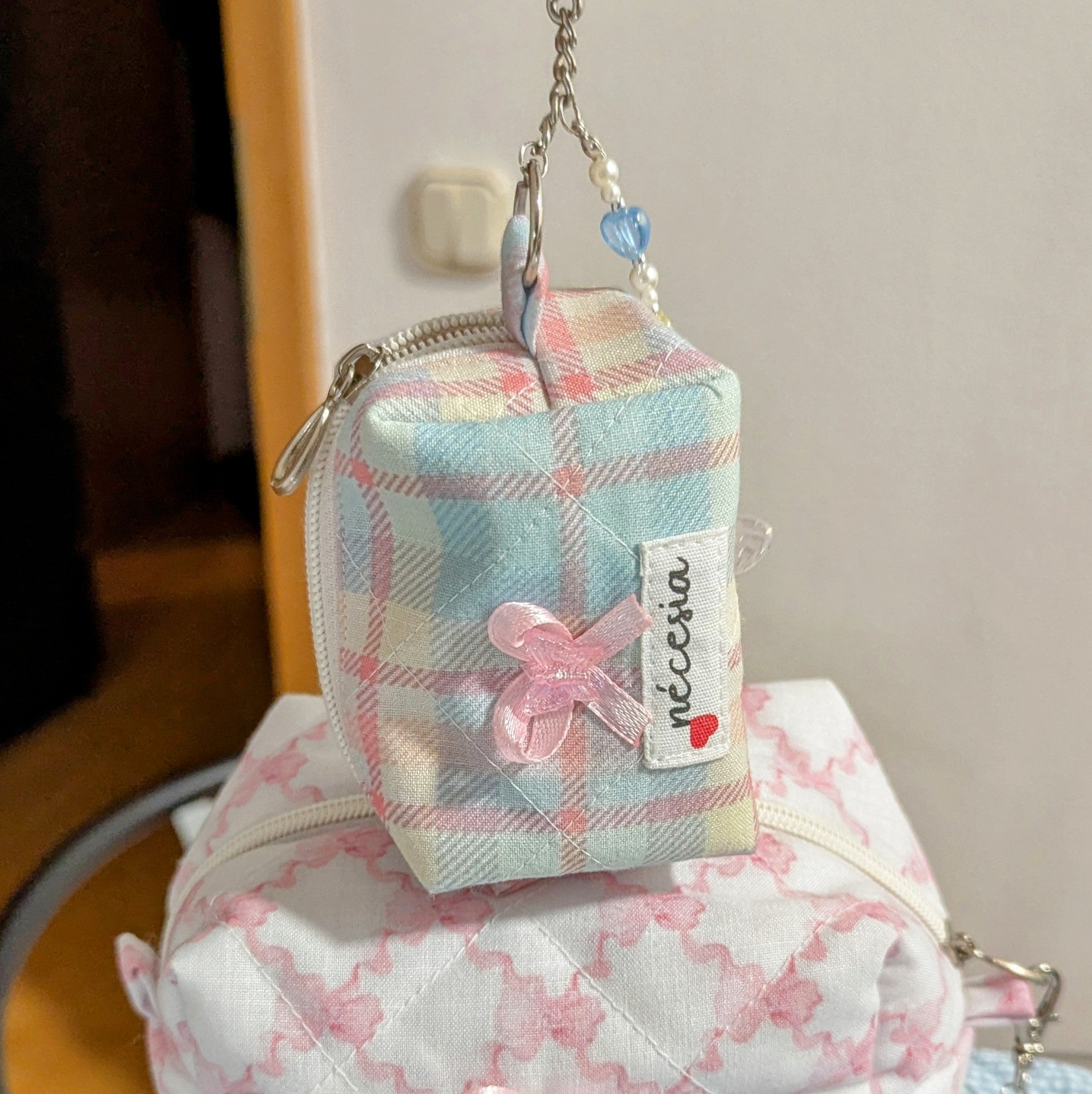 Minitasche mit Schlüsselanhänger